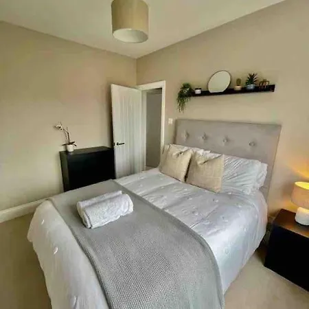 Holiday home Modern Style House With Log Burner *