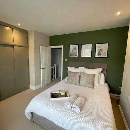 Holiday home Modern Style House With Log Burner