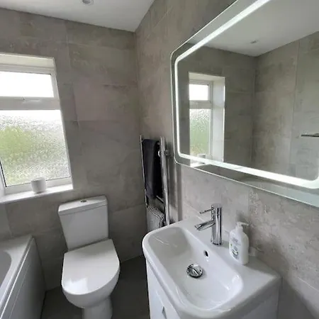 Holiday home Modern Style House With Log Burner *